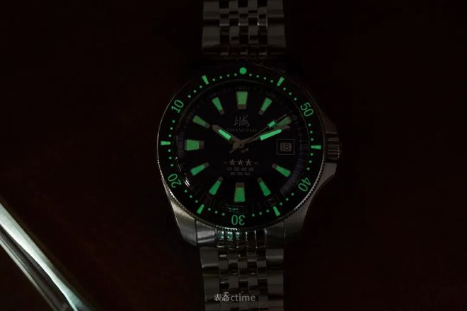 潜水表就是我一直在等的“国产小黑盾”终于等到了它的复刻!5k不到这块新品(图3) 潜水表就是我一直在等的“国产小黑盾”终于等到了它的复刻!5k不到这块新品(图3)