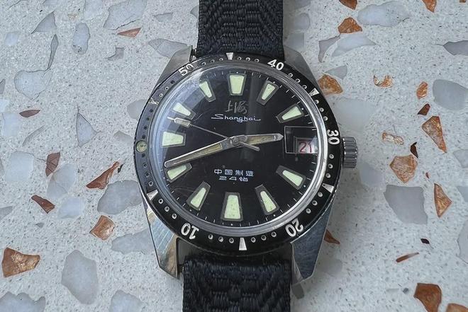 潜水表就是我一直在等的“国产小黑盾”终于等到了它的复刻!5k不到这块新品(图2) 潜水表就是我一直在等的“国产小黑盾”终于等到了它的复刻!5k不到这块新品(图2)