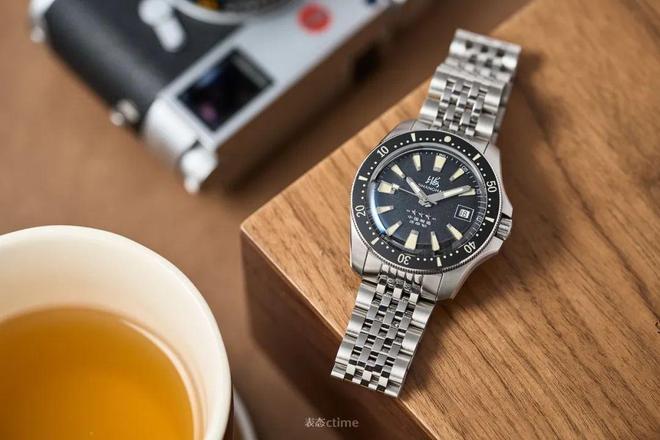 潜水表就是我一直在等的“国产小黑盾”终于等到了它的复刻!5k不到这块新品(图7) 潜水表就是我一直在等的“国产小黑盾”终于等到了它的复刻!5k不到这块新品(图7)